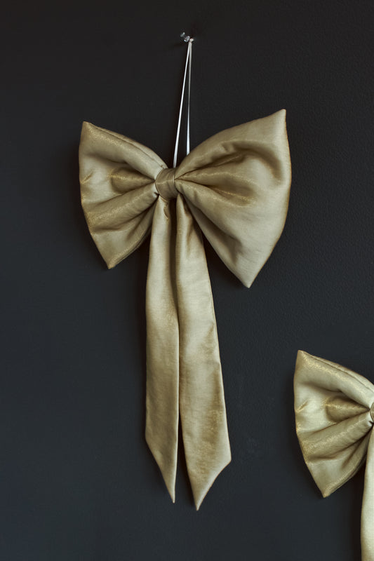 Gold shimmering bow