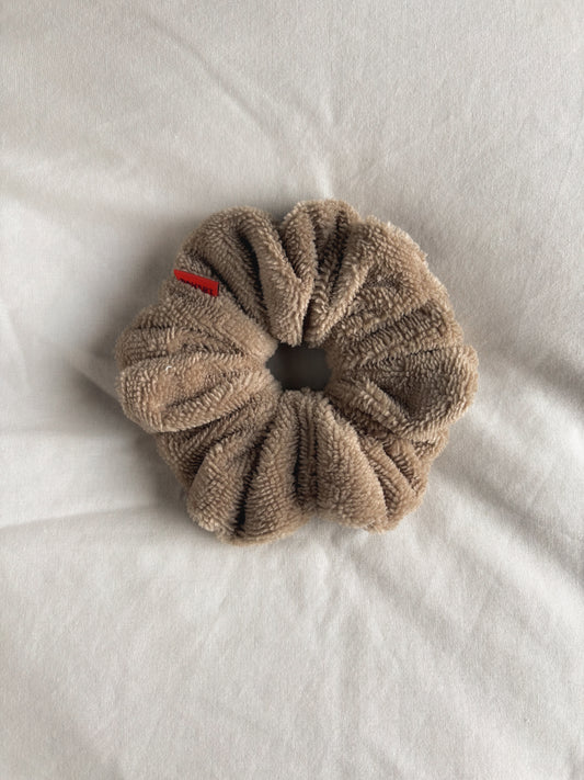 The bamboo spa scrunchie taupe