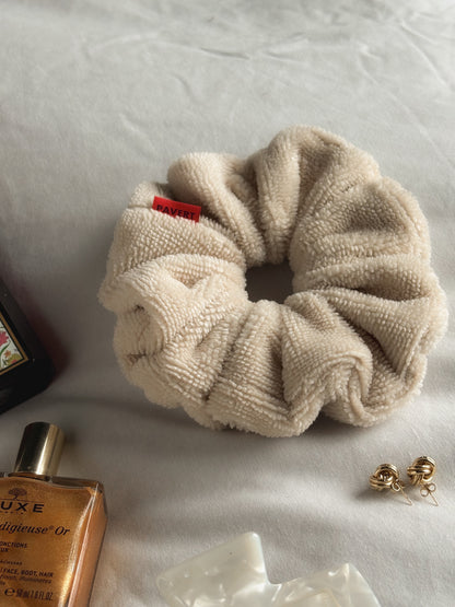 The bamboo spa scrunchie sand