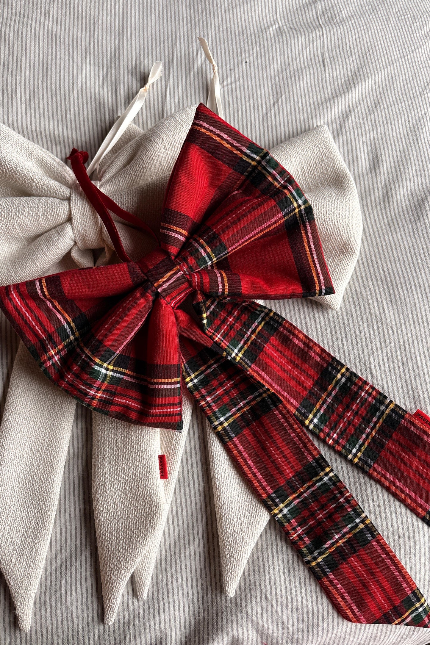 Red wool/cotton check bow